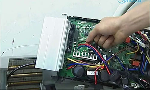 宝清美的空调电话是多少