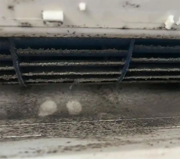 宝清空调吹的风有股烧焦味是怎么回事